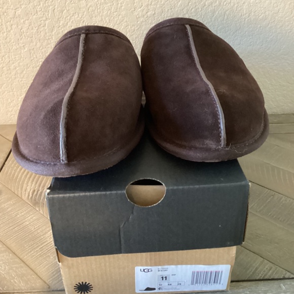 UGG® Men's Scuff Leather Loafers, size 11 - Picture 2 of 8